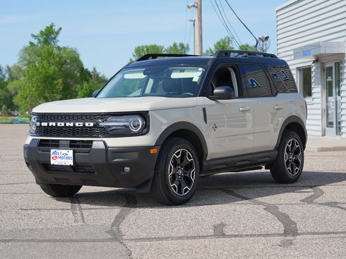Used 2025 Ford Bronco Sport Outer Banks AWD/4WD image 8