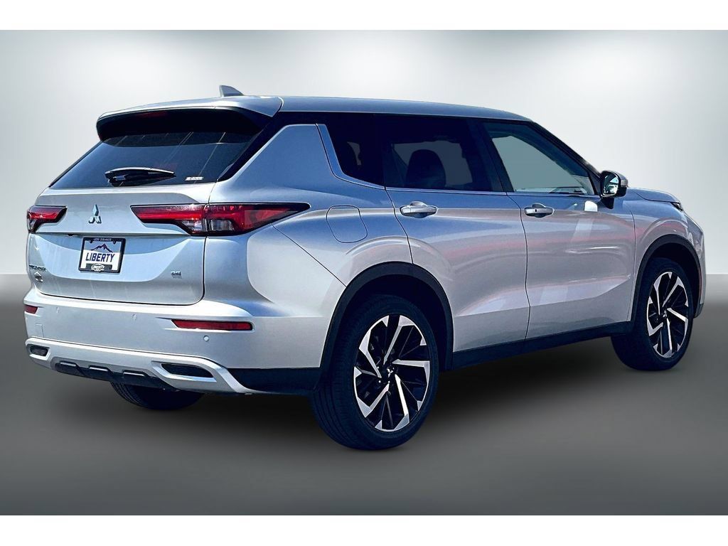 Used 2024 Mitsubishi Outlander SE AWD/4WD image 6