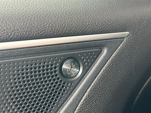 Used 2024 Ford Edge Titanium image 13