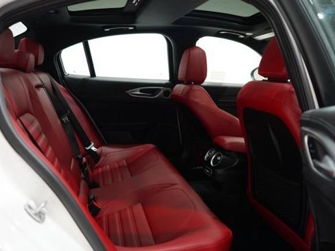 Used 2026 Alfa Romeo Giulia AWD image 33