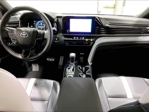 Used 2026 Toyota Camry SE w/ Convenience Package FWD image 16