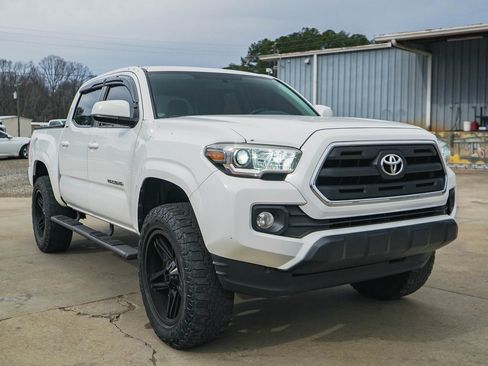 Used 2016 Toyota Tacoma SR5 image 35