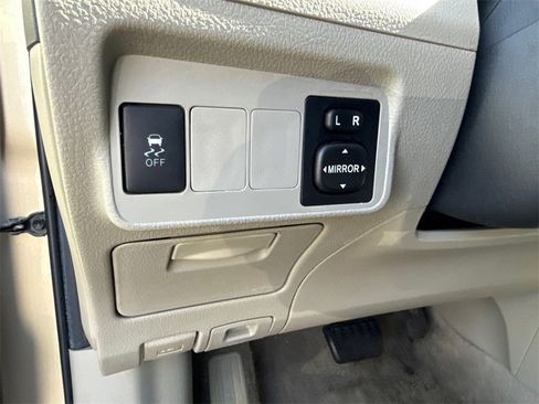 Used 2012 Toyota Corolla LE image 21