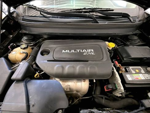 Used 2016 Jeep Cherokee Sport w/ Cold Weather Group FWD image 29