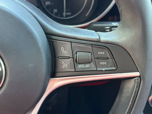 Used 2019 Alfa Romeo Giulia w/ Nero Edizione RWD image 6