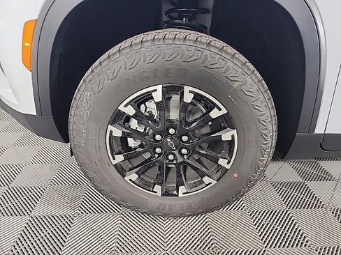 New 2026 Chevrolet Traverse Z71 w/ Driver Confidence Package image 15