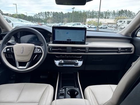 Used 2025 Lincoln Corsair FWD w/ Equipment Group 101A image 12