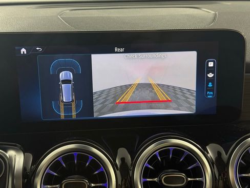 Used 2025 Mercedes-Benz GLB 250 GLB 250 image 17