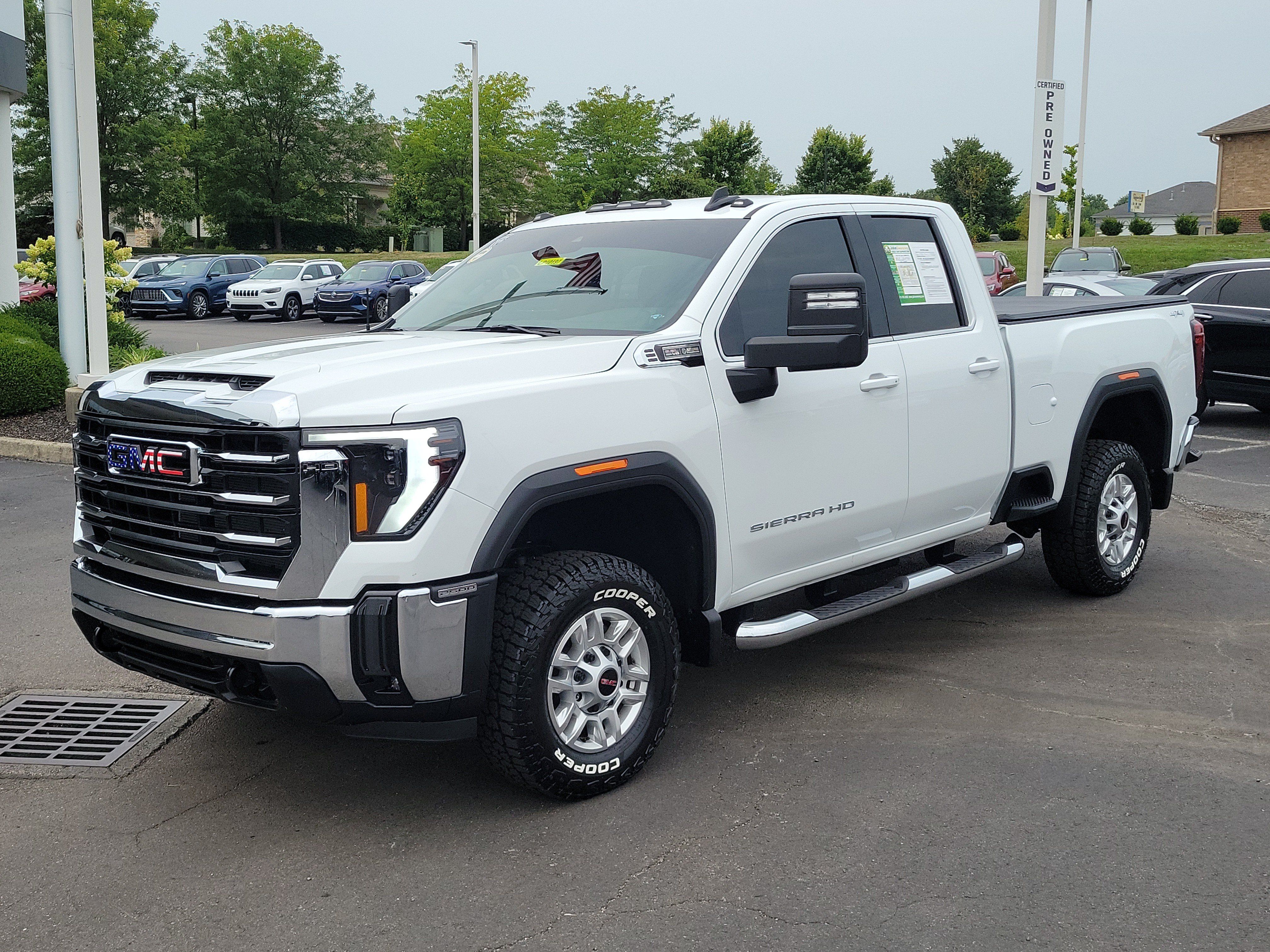 Used 2025 GMC Sierra 2500 SLE w/ Preferred Package AWD/4WD image 2