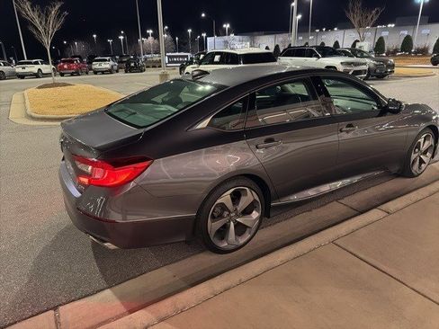 Used 2018 Honda Accord Touring image 13
