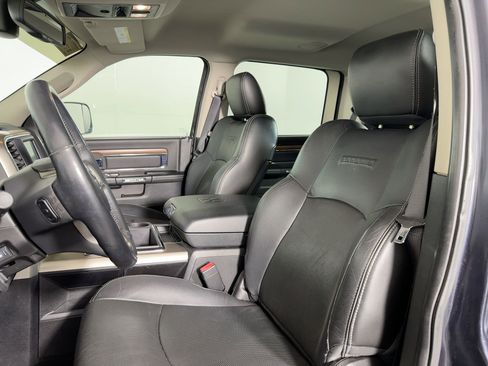 Used 2013 RAM 1500 Laramie w/ Convenience Group image 4