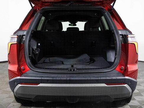 Used 2025 Chevrolet Equinox LT image 34