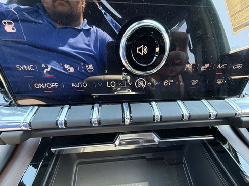 New 2026 GMC Yukon Denali w/ Denali Reserve Package AWD/4WD image 16