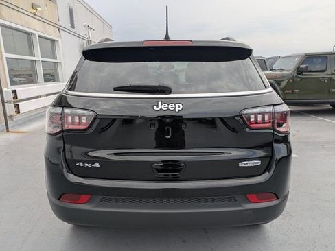 Used 2023 Jeep Compass Latitude w/ Sun and Sound Group AWD/4WD image 4
