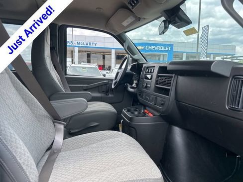 New 2025 Chevrolet Express 3500 Extended RWD image 28