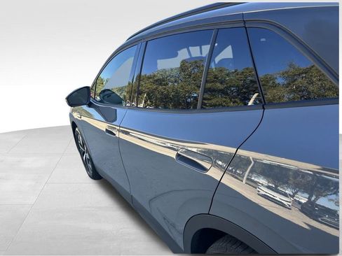 Used 2023 Volkswagen ID.4 Pro image 29