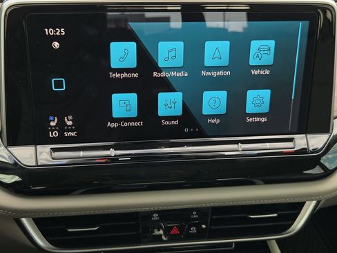 New 2026 Volkswagen Atlas SE FWD image 14