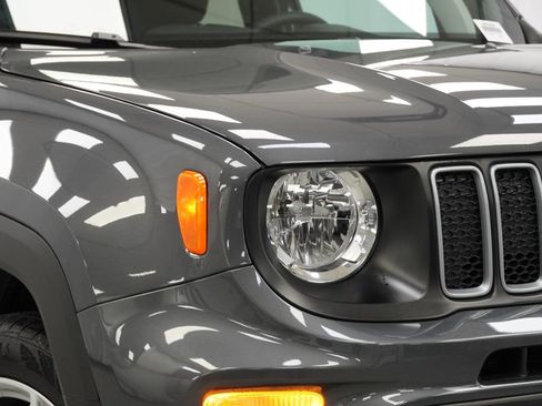 Used 2023 Jeep Renegade Latitude AWD/4WD image 5