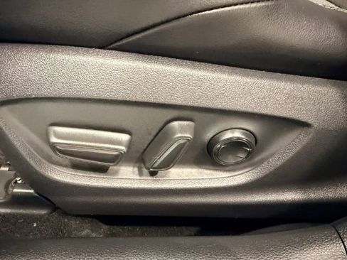 Used 2019 Toyota Corolla XSE image 33