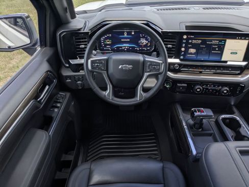 Certified 2022 Chevrolet Silverado 1500 LT Trail Boss w/ LT Trail Boss Premium Package AWD/4WD image 21