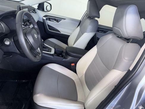 Used 2021 Toyota RAV4 XLE Premium FWD image 13