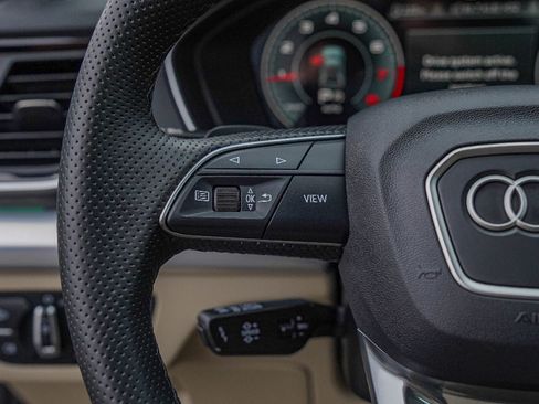 Certified 2025 Audi Q5 2.0T Premium Plus w/ Premium Plus Package image 11