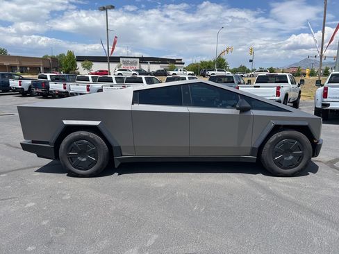 Used 2024 Tesla Cybertruck AWD Crew Cab image 6