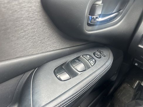 Used 2019 Nissan Murano S image 9