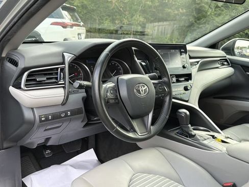 Used 2022 Toyota Camry SE FWD image 10