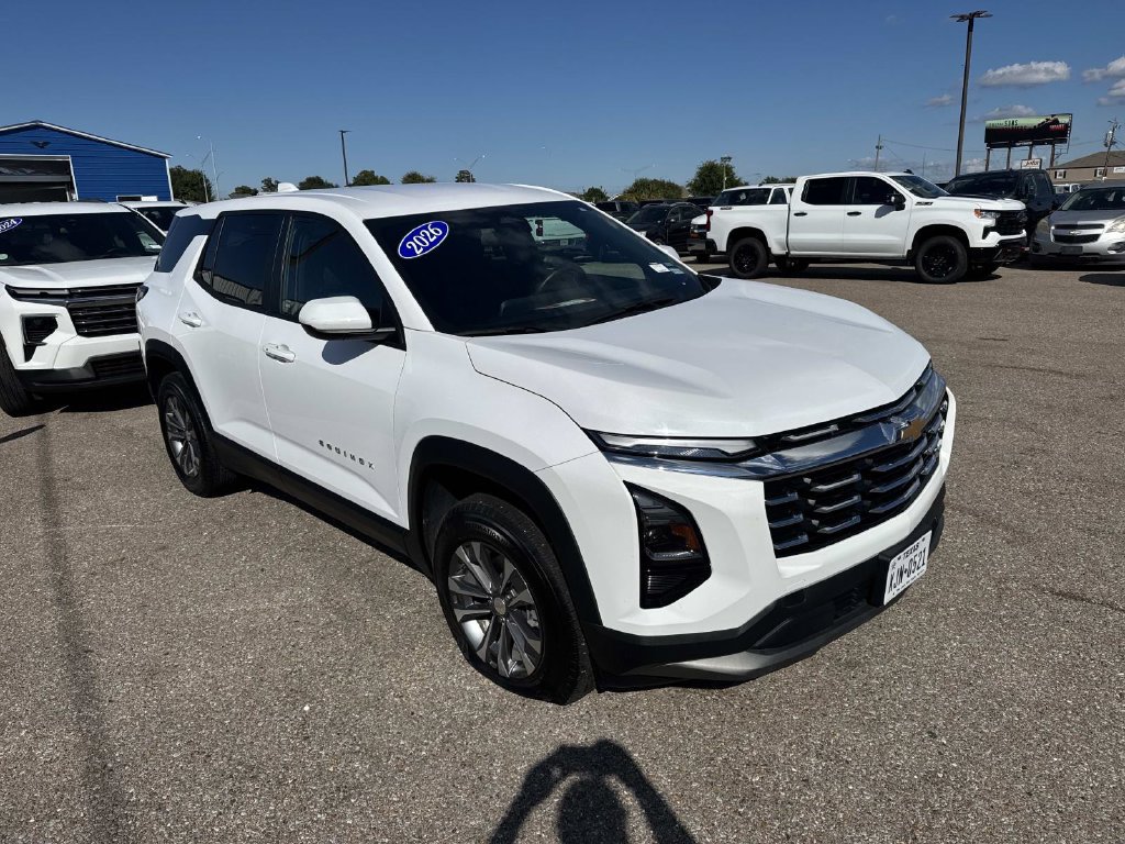 Used 2026 Chevrolet Equinox LT w/ Convenience Package II FWD image 2