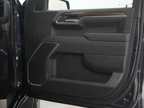 Used 2023 Chevrolet Silverado 1500 RST image 12