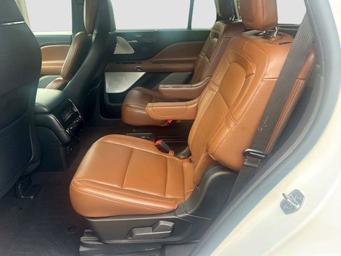 Used 2022 Lincoln Aviator Grand Touring w/ Equipment Group 301A AWD/4WD image 14