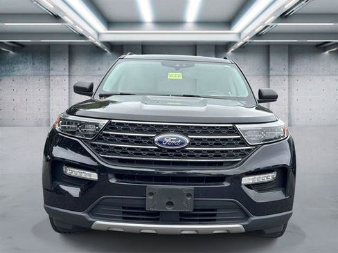 Used 2023 Ford Explorer XLT w/ Equipment Group 202A AWD/4WD image 2