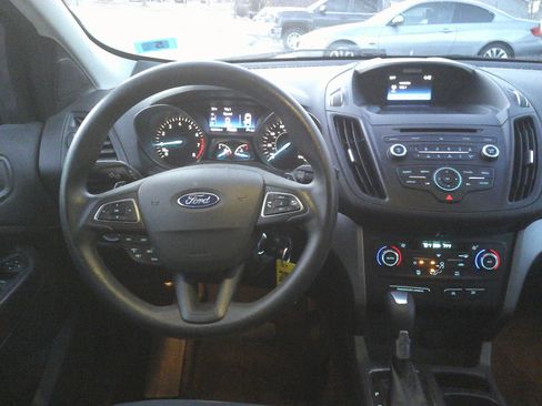 Used 2017 Ford Escape SE image 12