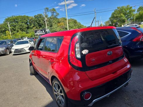 Used 2017 Kia Soul ! FWD image 4