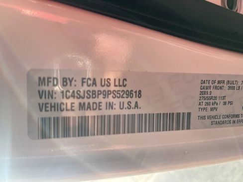 Used 2023 Jeep Wagoneer L Series II image 50