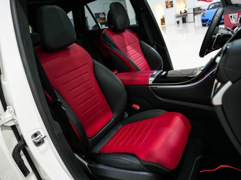 Used 2024 Mercedes-Benz GLC 43 AMG 4MATIC image 45