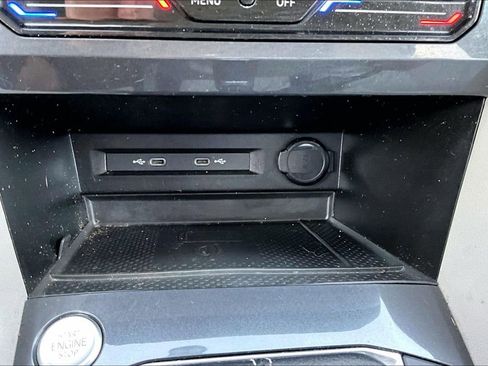 Used 2023 Volkswagen Tiguan SE FWD image 17