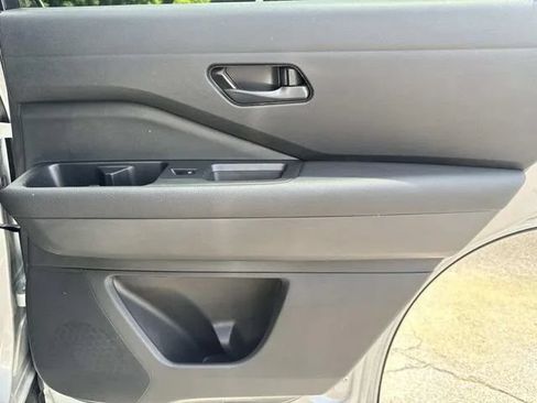 Used 2025 Nissan Pathfinder SV AWD/4WD image 26