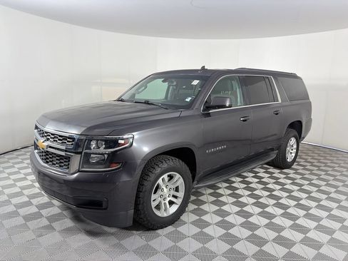 Used 2017 Chevrolet Suburban LS AWD/4WD image 3