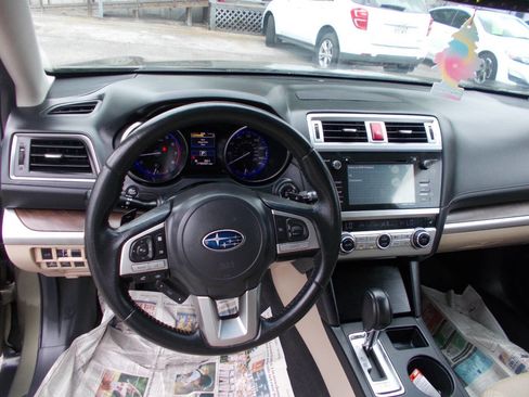 Used 2015 Subaru Outback 2.5i Limited AWD/4WD image 7