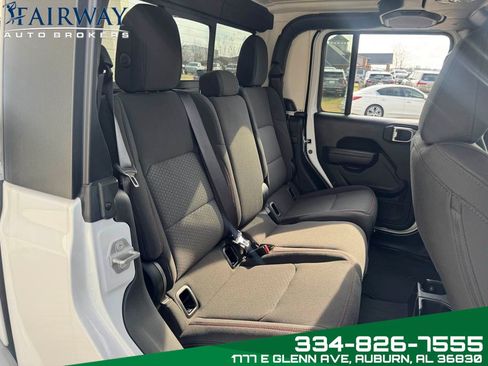 Used 2023 Jeep Gladiator Rubicon w/ LED Lighting Group image 13