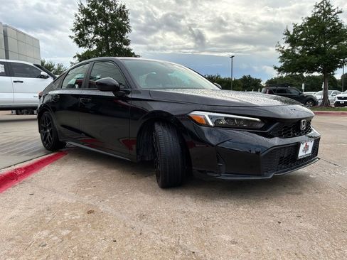 Used 2025 Honda Civic Sport image 4