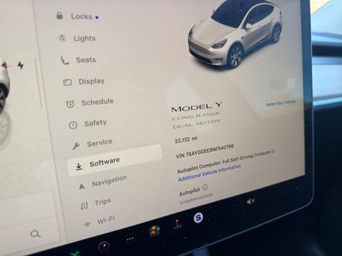 Used 2022 Tesla Model Y Long Range image 5