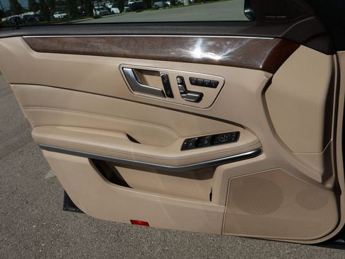 Used 2016 Mercedes-Benz E 350 4MATIC Sedan image 38