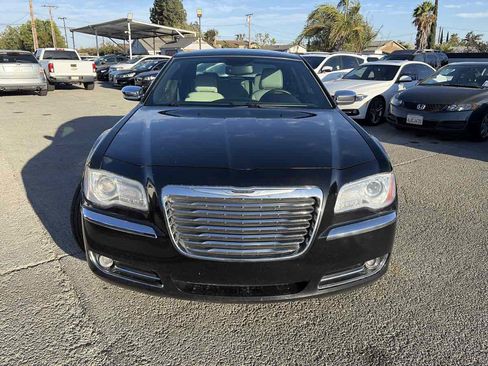 Used 2014 Chrysler 300 Uptown Edition w/ Quick Order Package 22M RWD image 5