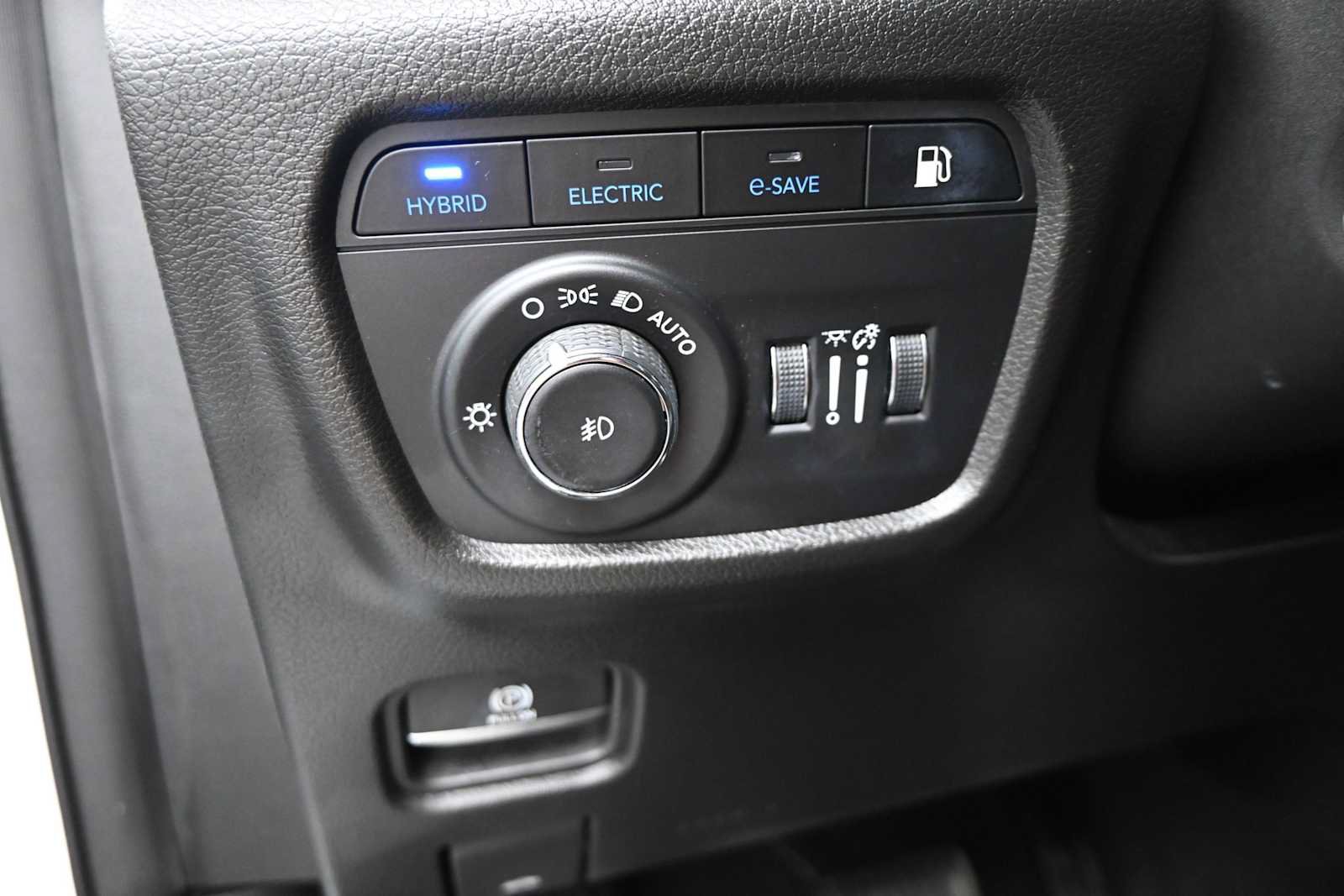 Used 2022 Jeep Grand Cherokee Summit w/ Advanced Protech Group IV AWD/4WD image 22