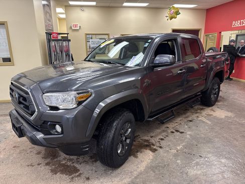 Used 2023 Toyota Tacoma SR5 w/ Black Out Package (TMS) AWD/4WD image 3