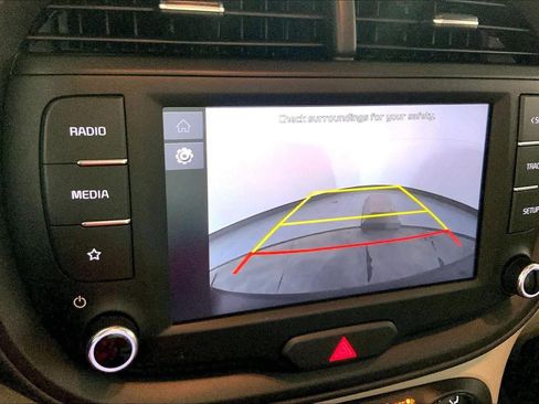 Used 2025 Kia Soul LX w/ LX Technology Package FWD image 21