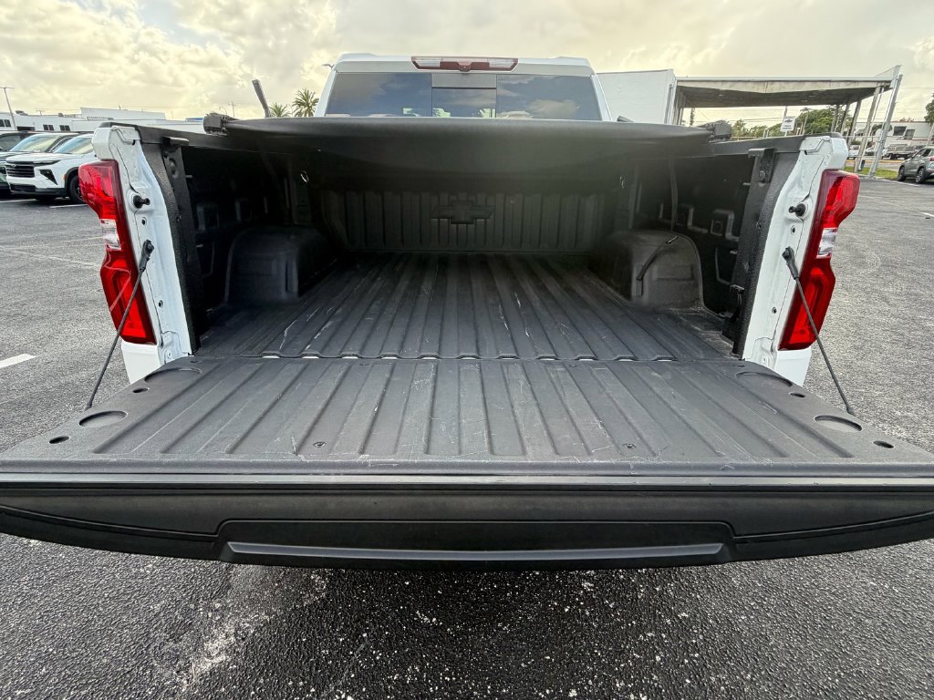 Used 2025 Chevrolet Silverado 1500 High Country RWD image 17